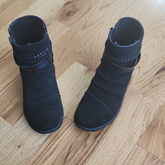 Clark Black Ankle Boots with Braided Strap - Picture 1 of 5